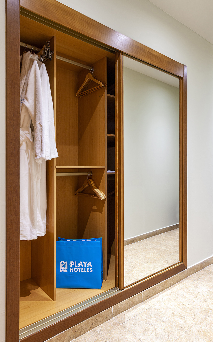 677_alta_playacanela Suite 1 Dormitorio.jpg